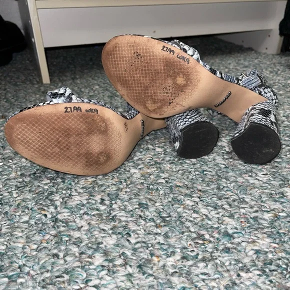 Gianni Bini Blue snake print heels - Picture 4 of 4